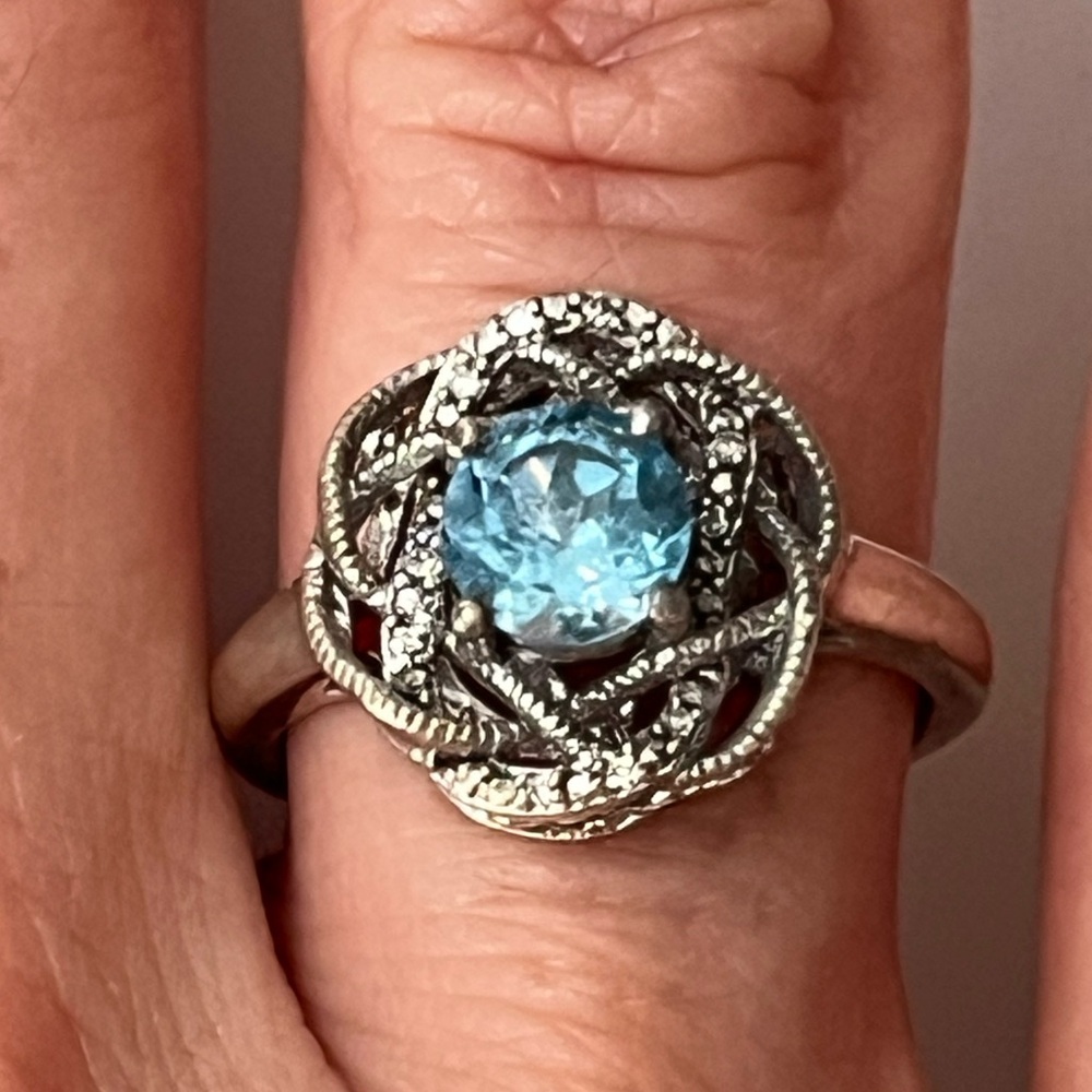 Simply Vera Wang Blue Topaz glitzy ring